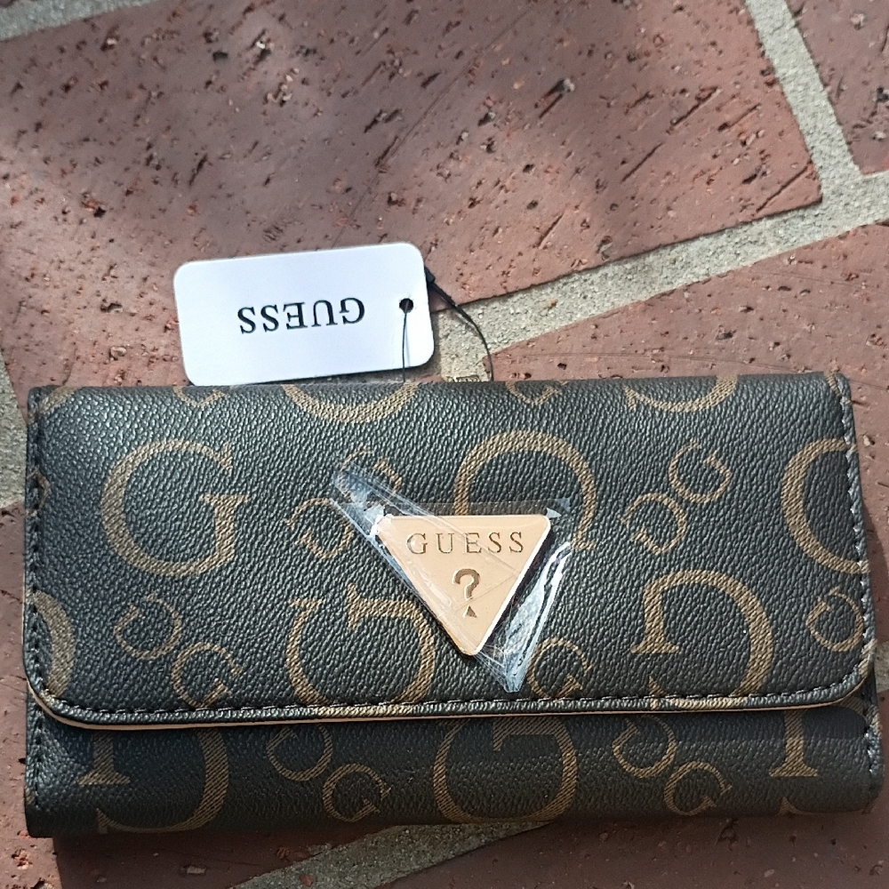 GUESS Tan and Brown Logo Key Holder